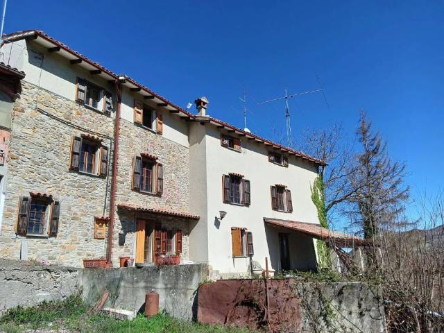 Villa in vendita a Alta Val Tidone PC