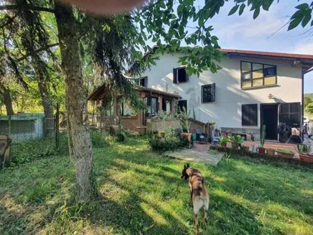 Villa in vendita a Alta Val Tidone PC