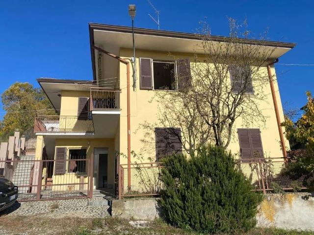 Villa in vendita a Alta Val Tidone PC