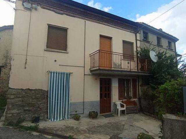 Villa in vendita a Alta Val Tidone PC