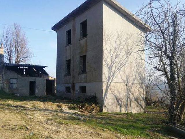 Villa in vendita a Alta Val Tidone PC
