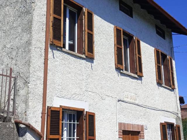 Villa in vendita a Alta Valle Intelvi CO