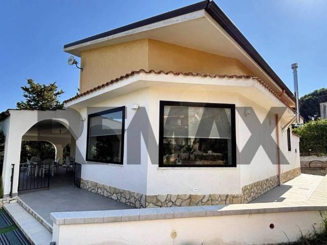 Villa in vendita a Altavilla Milicia PA