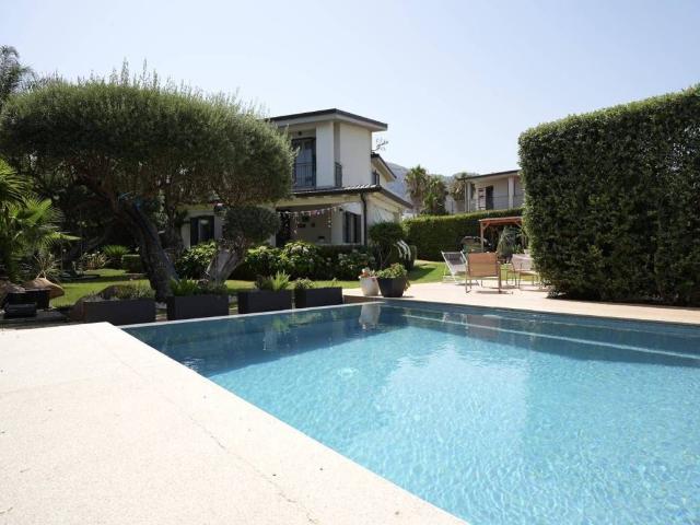 Villa in vendita a Altavilla Milicia PA