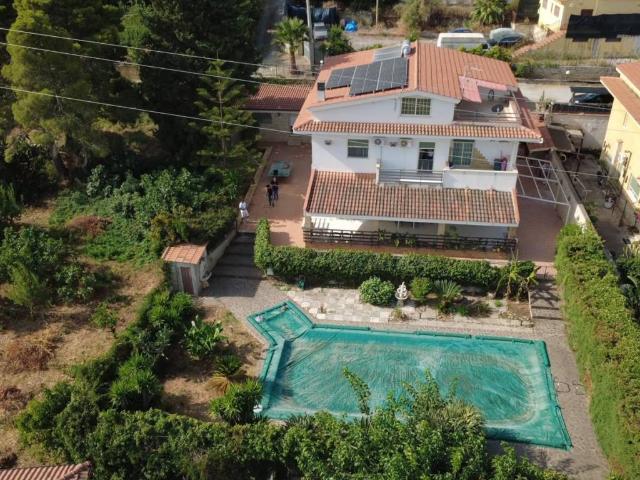 Villa in vendita a Altavilla Milicia PA