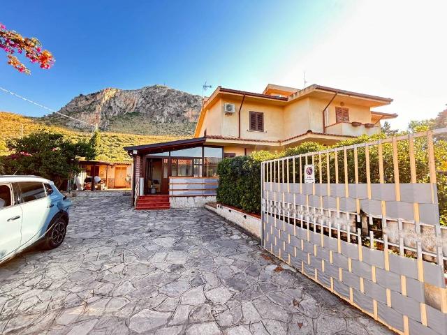 Villa in vendita a Altavilla Milicia PA