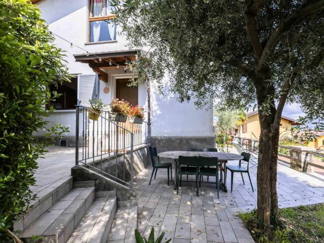 Villa in vendita a Alzano Lombardo BG