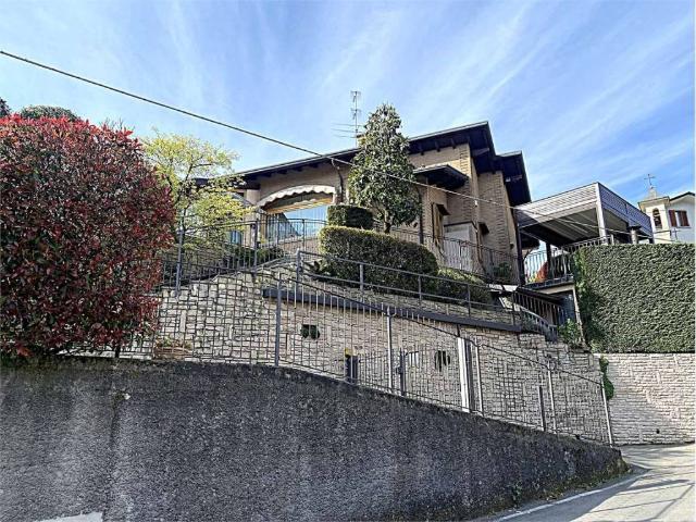 Villa in vendita a Alzano Lombardo BG