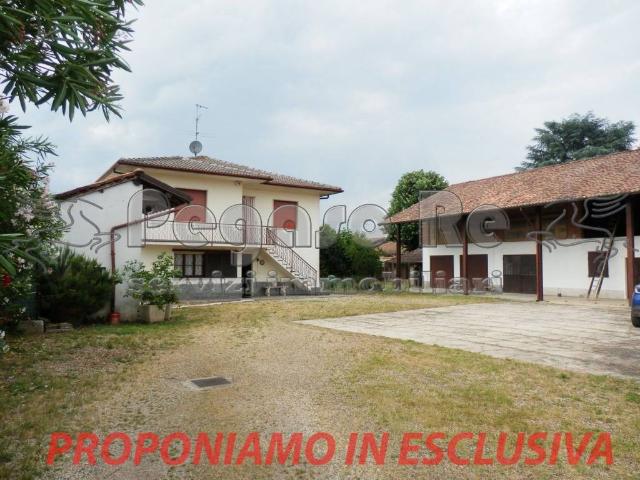 Villa in vendita a Alagna PV