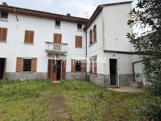 Villa in vendita a Alagna PV