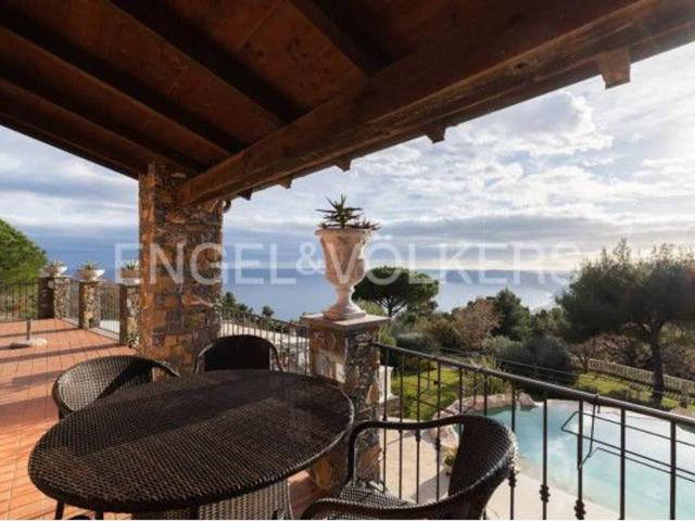 Villa in vendita a Alassio