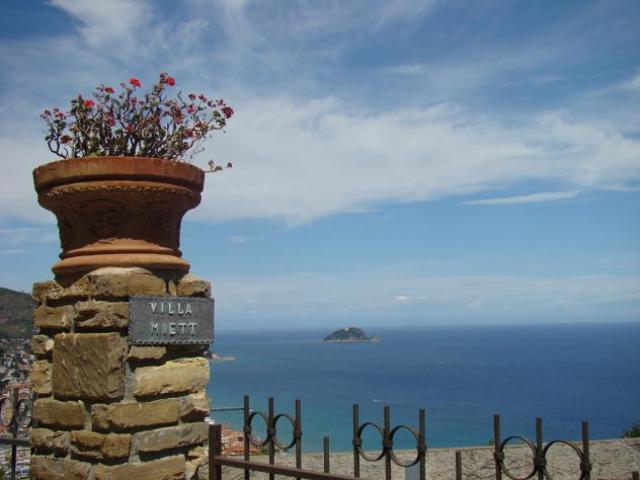 Villa in vendita a Alassio