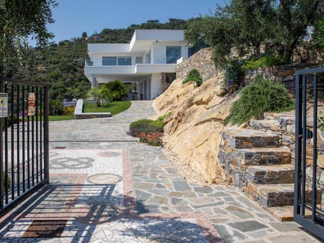 Villa in vendita a Alassio SV