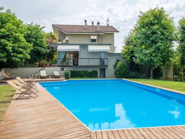 Villa in vendita a Monteu Roero CN