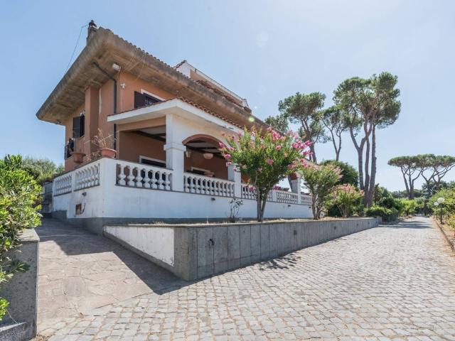Villa in vendita a Albano Laziale RM