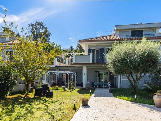 Villa in vendita a Albano Laziale RM