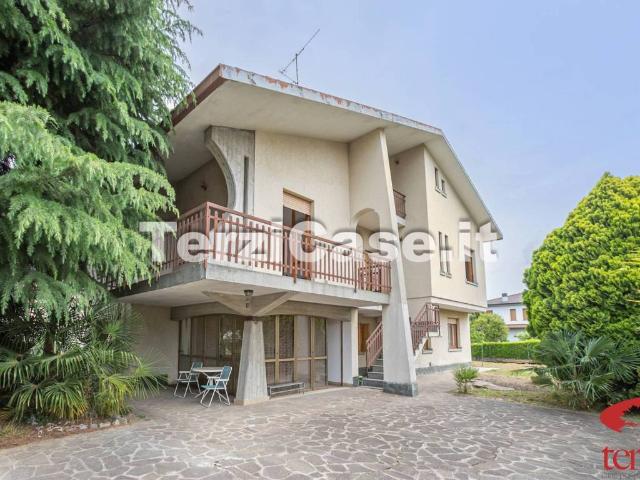 Villa in vendita a Albano Sant'Alessandro BG