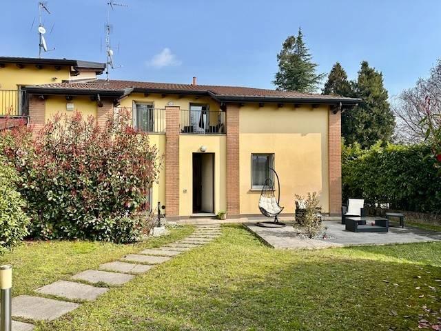 Villa in vendita a Albavilla CO