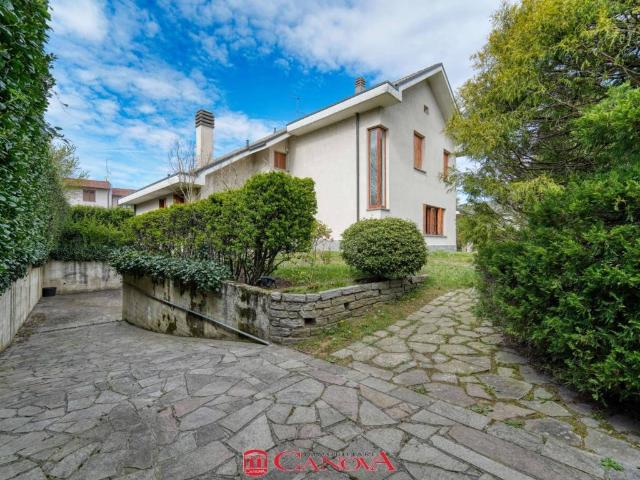 Villa in vendita a Albiolo CO