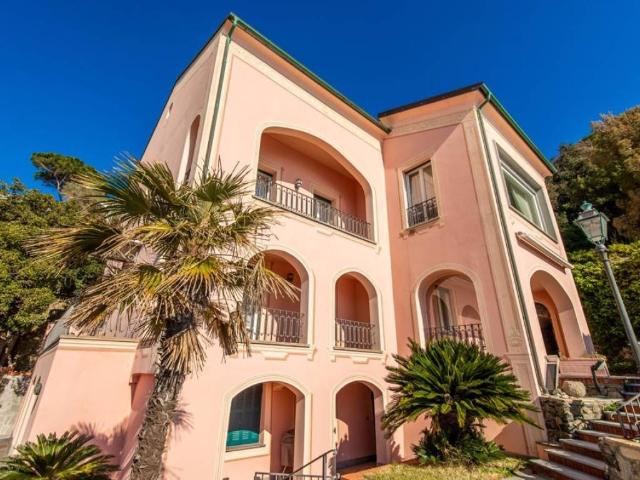 Villa in vendita a Albisola Superiore SV