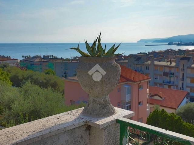 Villa in vendita a Albisola Superiore SV