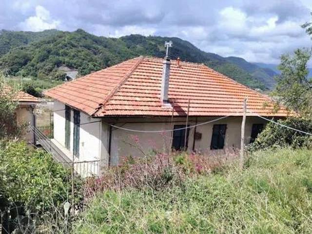 Villa in vendita a Albisola Superiore SV