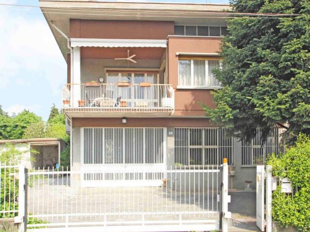 Villa in vendita a Albizzate VA