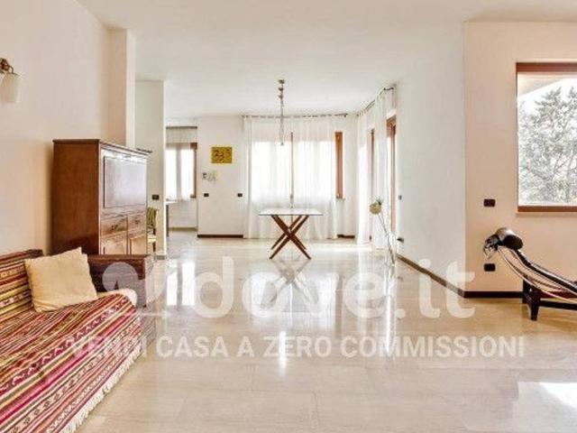 Villa in vendita a Albizzate
