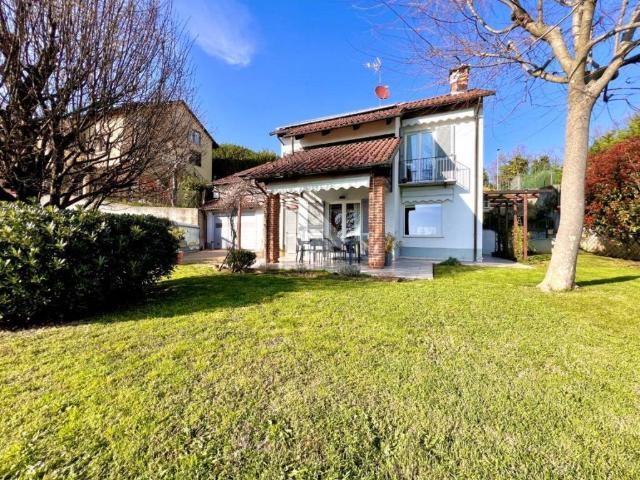 Villa in vendita a Albugnano AT