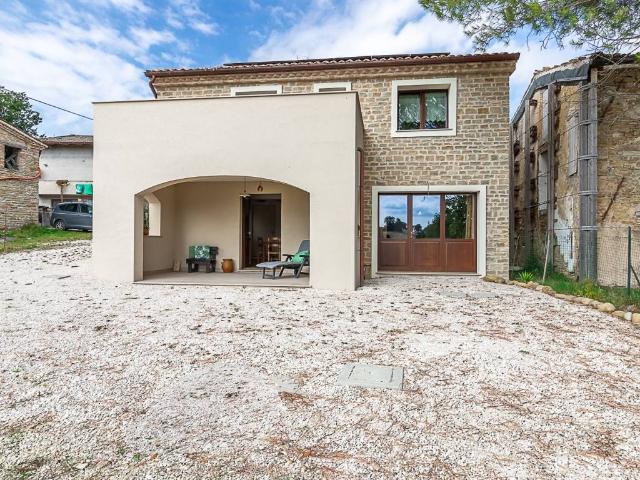 Villa in vendita a Apiro MC