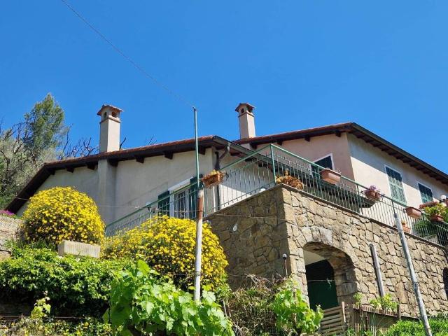 Villa in vendita a Apricale IM