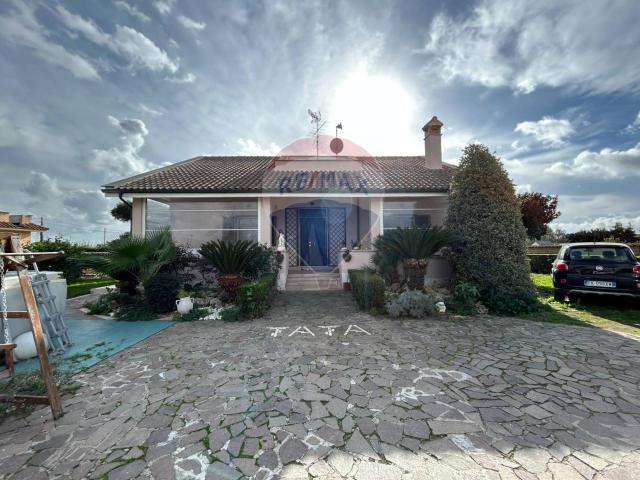Villa in vendita a Aprilia