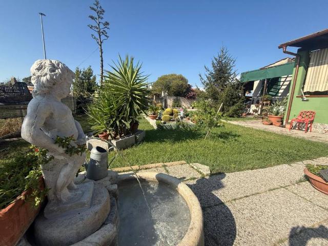 Villa in vendita a Aprilia LT
