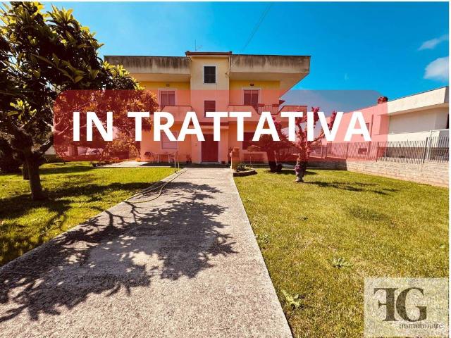 Villa in vendita a Aprilia LT