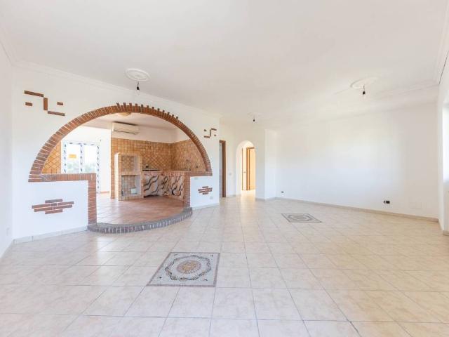 Villa in vendita a Aprilia LT