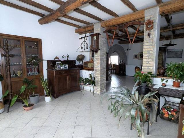 Villa in vendita a Aprilia LT