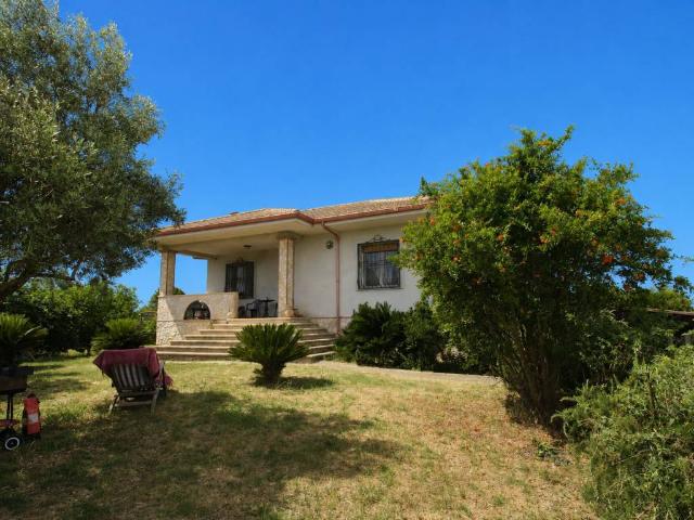 Villa in vendita a Aprilia LT
