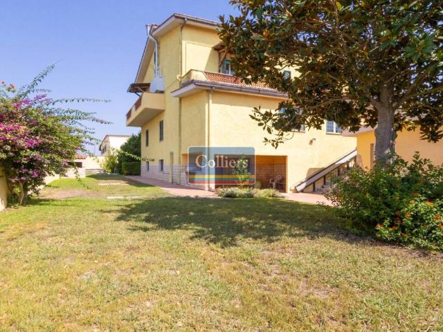 Villa in vendita a Aprilia LT