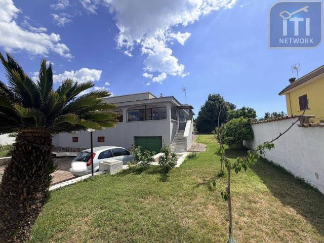 Villa in vendita a Aprilia LT
