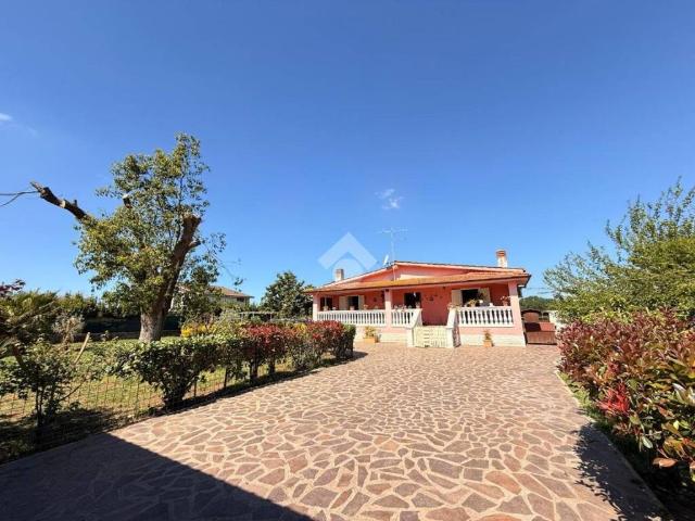 Villa in vendita a Aprilia LT