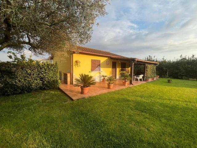 Villa in vendita a Aprilia LT