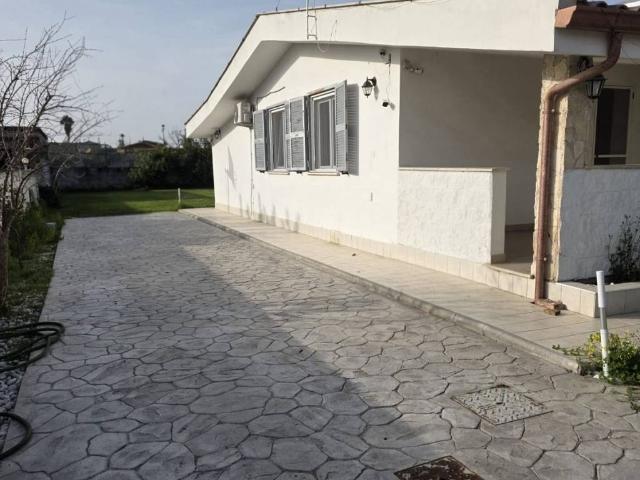 Villa in vendita a Aprilia LT