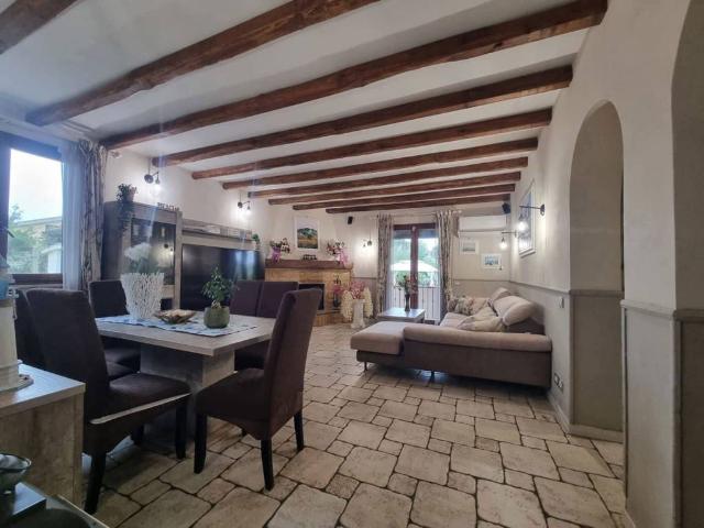Villa in vendita a Aprilia LT
