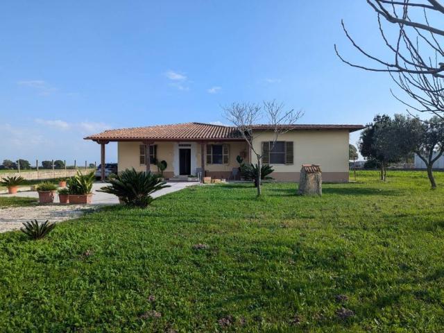 Villa in vendita a Aprilia LT