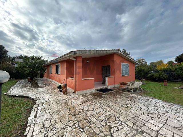 Villa in vendita a Aprilia LT