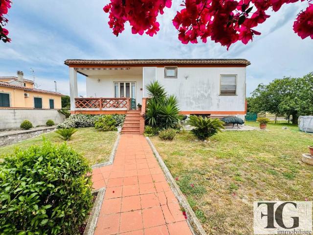 Villa in vendita a Aprilia LT