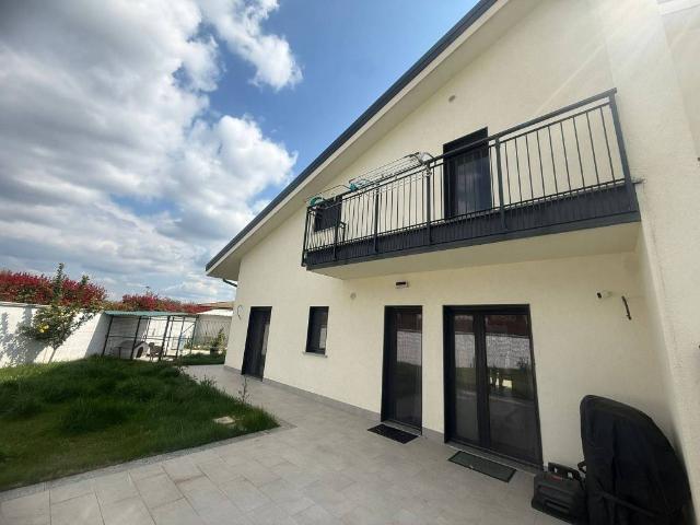 Villa in vendita a Aprilia LT