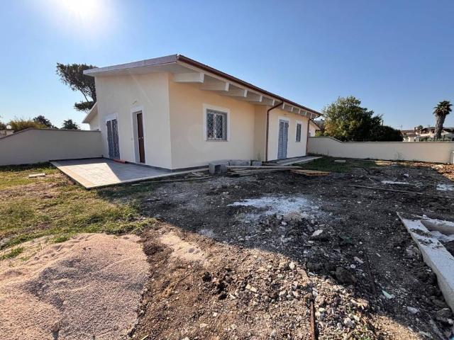 Villa in vendita a Aprilia LT