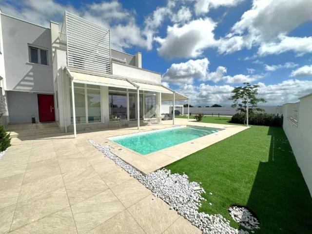 Villa in vendita a Aprilia LT