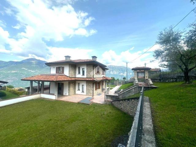 Villa in vendita a Artogne BS